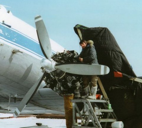 Ray & DC-3 CF-KBU 1983.jpg