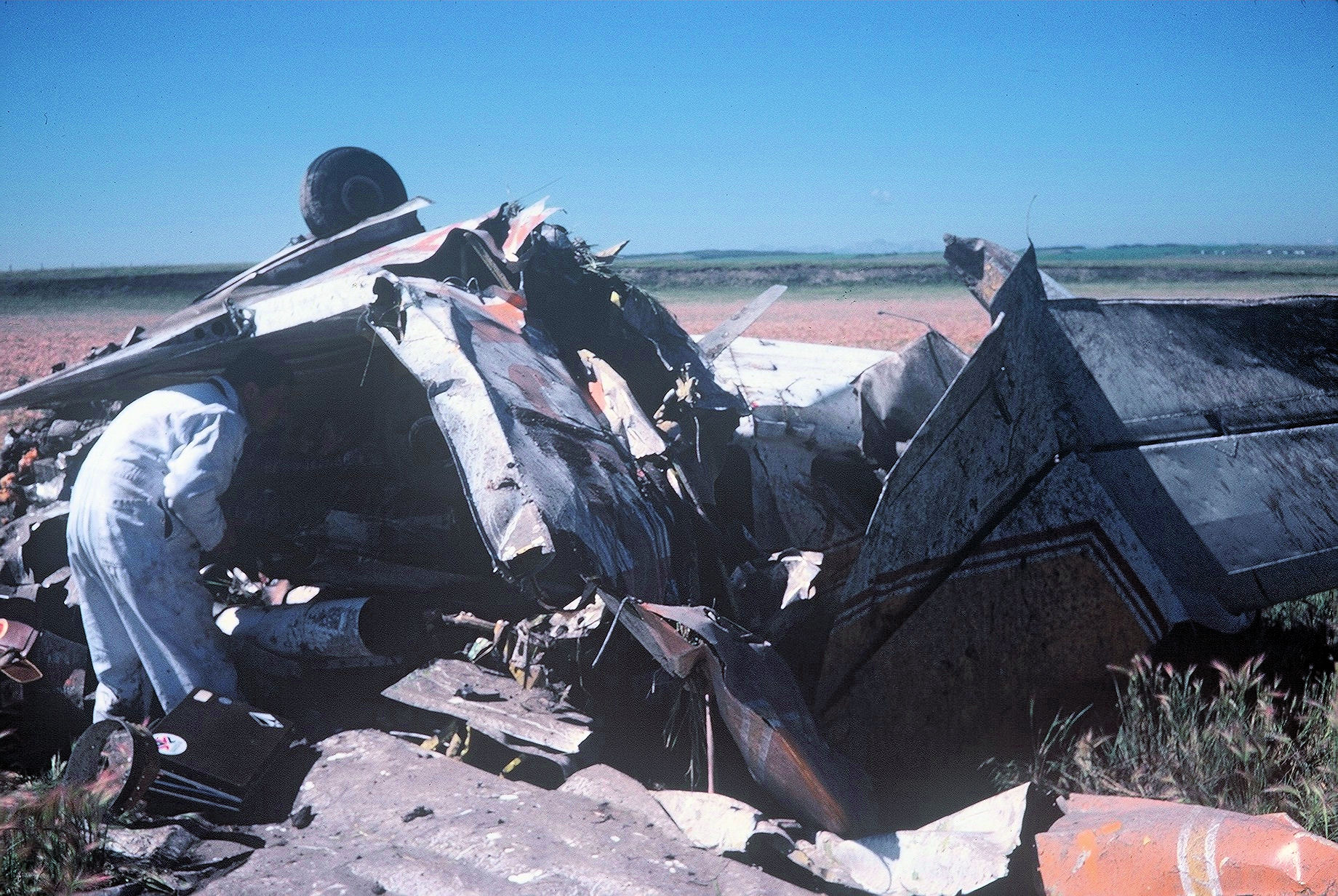 Apache Crash 18 Lakefield 1978.jpg