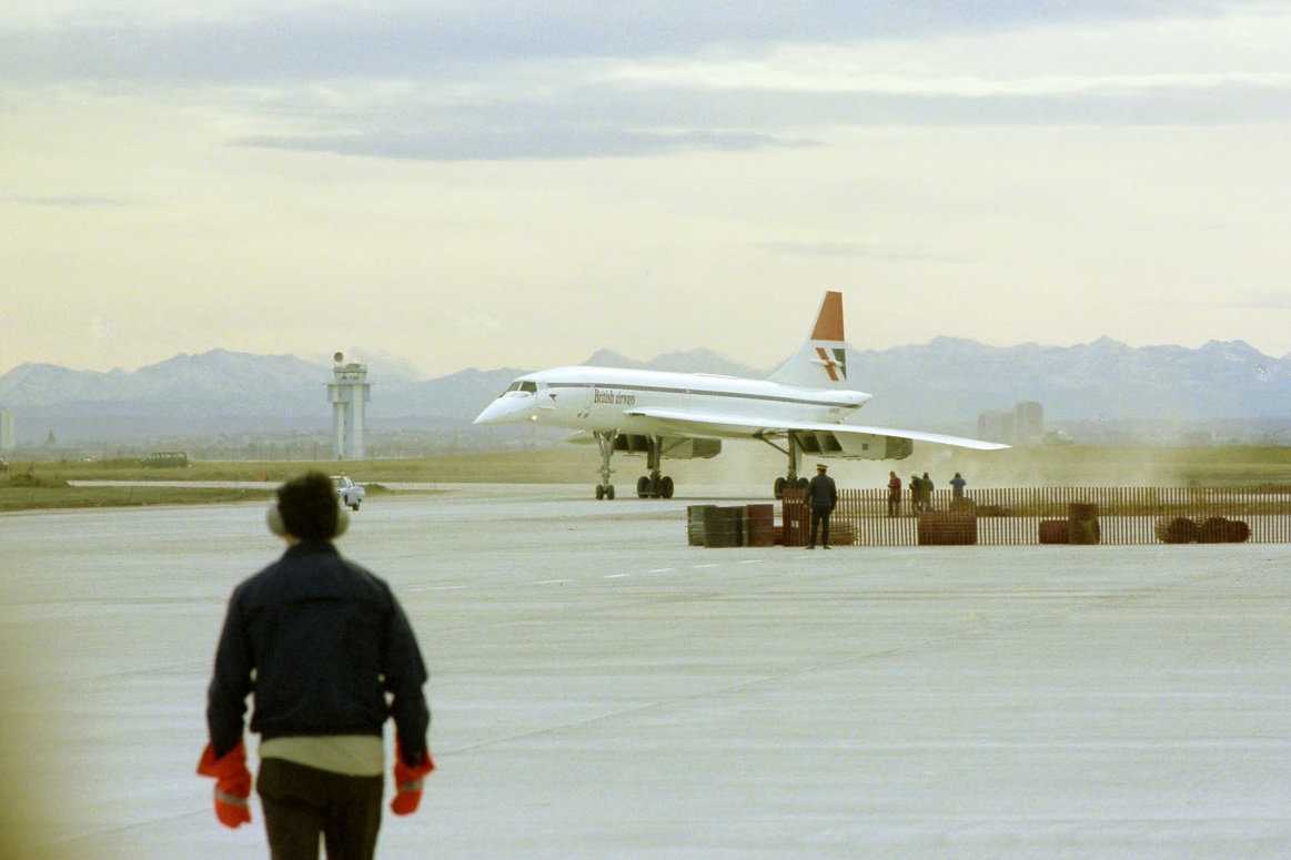 Concorde YYC 1977.jpg