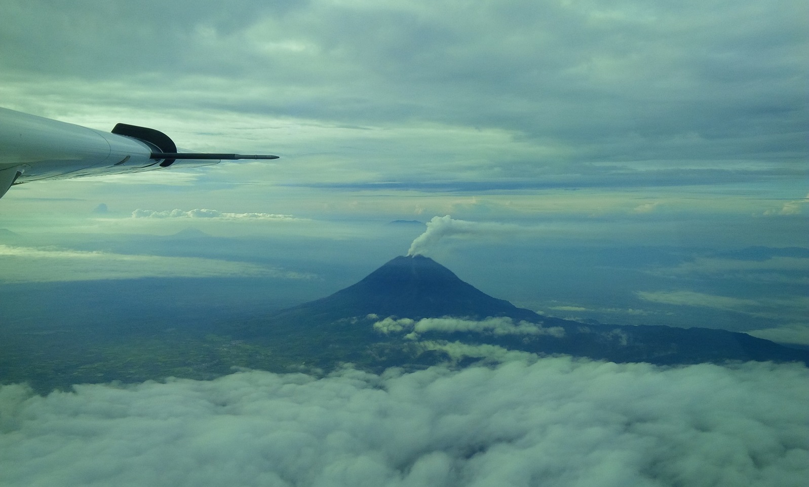 G. Sinabung blowing its whistle in North Sumatra. Taken ~12h before a decent sized eruption.